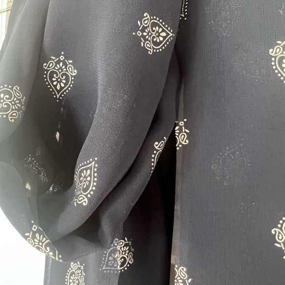 Deep Blue Scarf - Picture 4 of 5